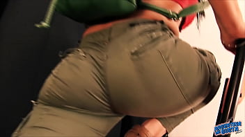 Big Ass Bruette Milf! Tight Pants Exposing Cameltoe, Busty!