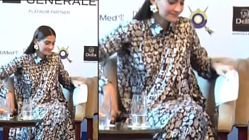 Sonam Kapoor Boobies Exposed, Wardrobe Malfunction Video !! HD
