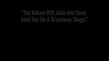 Sex on Stage! Cougar Julia Ann!
