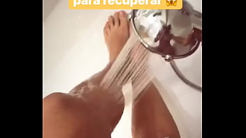 Instagram video Irene Junquera shower reflection