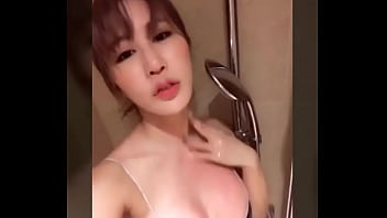 辛尤里 yui xin Taiwan model showed tits