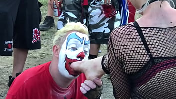 FlipFlop The Clown Worshiping Feet At The 2018 Gathering Of The Juggalos – Clip # 3