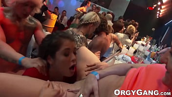 Party with hot babes turns into an orgy