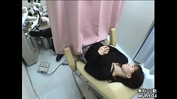 Hidden camera image that was set up in a certain obstetrics and gynecology department in Kansai leaked 26-year-old housewife Yuko internal examination table examination edition