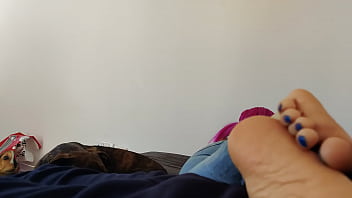 Using my step sister's feet to cum with a hair tie