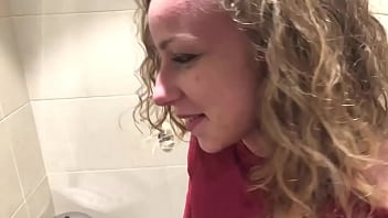 18y teen suck & cumswallow on public toilets before to take a train