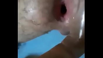 Fisting anal amiga comendo meu cu