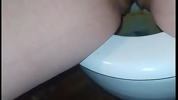 Sexy pissing (age 46)