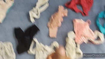I found my comadre's panties, they are very tasty, I left them honey and that's how the whore puts them on