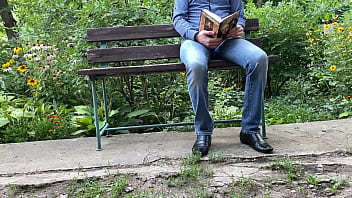 MILF with a royal ass takes off her panties and pees while I'm reading a book in the park