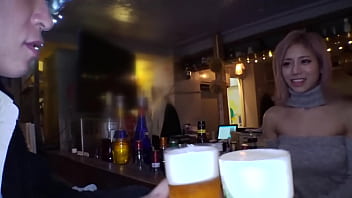 https://bit.ly/3yH7NKq　[Amateur porn] A young girl who works at an underground bar in Shinjuku. A gal with a perfect body works as a waitress at an underground bar and had creampie sex with her!