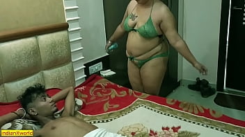 Hot Bhabhi love making hot sex with teen lover! Cheating Sex