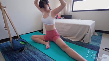 Creampied quickie! BF seduced by my cameltoe and big ass when doing yoga.