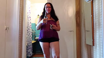 Pissing in a bottle or basin. Compilation from a chubby MILF who loves to pee in different containers for you to try. Urinates.