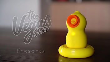 Sex Toy Review - Selena Vega tries and review Honey Ducky II by Funzze