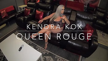 Queen rouge demolishes Kendra kox’s Pussy !!!