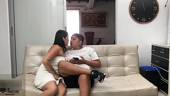 I invite my best friend to watch the football game and he is very horny and fucks my girlfriend on the furniture- Porn in Spanish