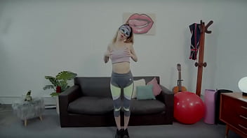 Hot Skinny Slut Big Camel-toe Gets Cum in Her Tight Yoga Pants