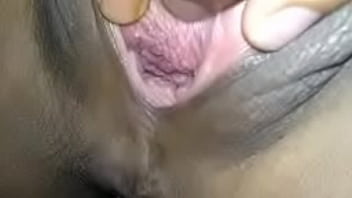 Spreading the beautiful girl's pussy, giving her a cock to suck until the cum filled her mouth, then still pushing the cock into her clitoris, fucking her pussy with loud moans, making her extremely aroused, she masturbated twice and cummed a lot.