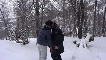 OUTDOOR WINTER BLOWJOB AFTER SKI LESSON