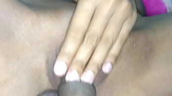 Spreading the pretty girl's pussy and stuffing the cock in her pussy hole
