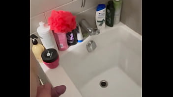 Pissing in the tub