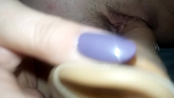 Mi mujer se masturba pajea con dildo