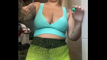 Wearing very tight shorts splitting the pussy